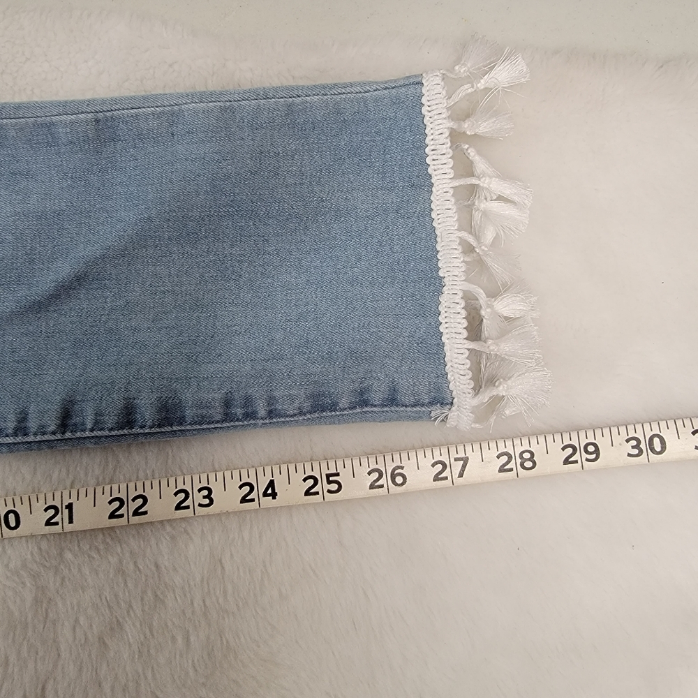 Ivanka Trump light wash jeans sz. 10 - Picture 13 of 13